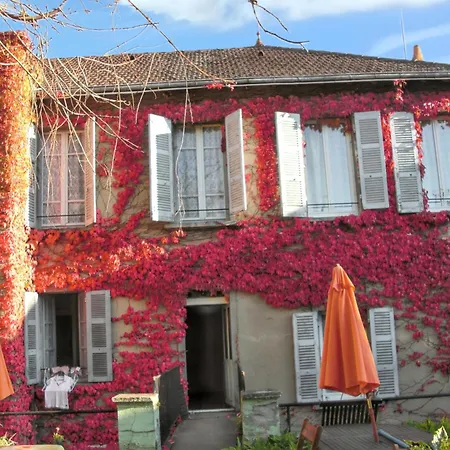 Appartement Confort à Néris-les-bains - 18 M² Avec Jardin *
