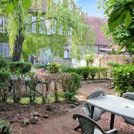 Confort à Néris-les-bains - 18 M² Avec Jardin Appartement